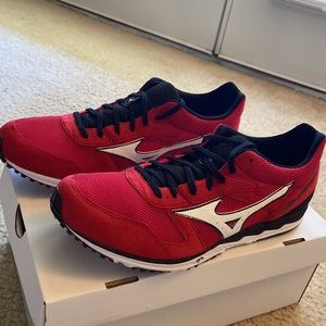 Brand new Mizuno Wave Cruise 12, men’s size 10.5